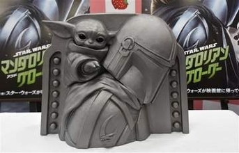 スター・ウォーズ仕様の「城島鬼瓦」完成　久留米、博多の映画館で展示
