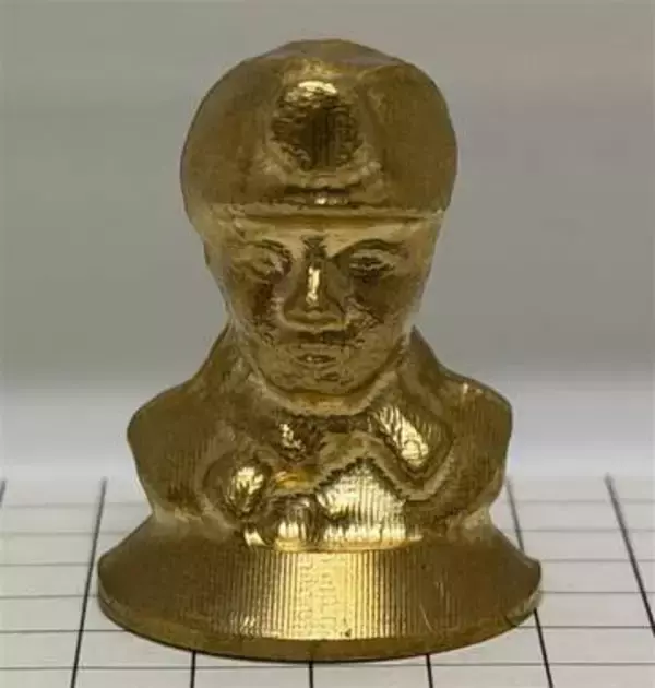 往年の土産物・石炭人形　精緻に縮小再現　福岡・大牟田市の有明高専、1インチ四方の金属加工で全国V　「技術力磨く大事さ学べた」