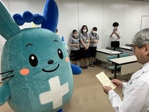 ［長崎県］佐世保中央病院　ほわくろ～誕生　公式キャラ辞令交付式
