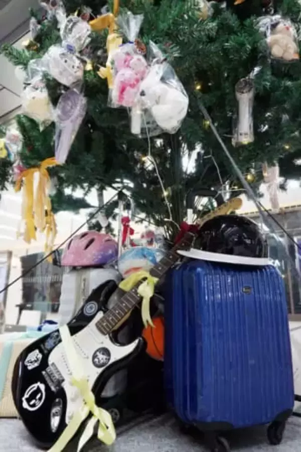 博多駅に「忘れ物ツリー」　ギター、スーツケース…年間で4万5000個