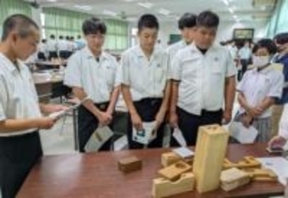［大分県］木育インストラクター挑戦　日田林工高1年生33人　円形木琴作りや曲げ強度実験も　養成講座全員が初級認定