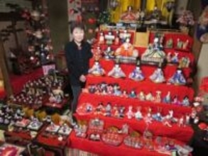 福岡・筑後市の山口さん「手作りびな」自宅にずらり3000体公開