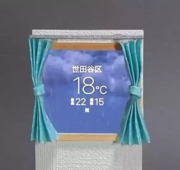 「窓枠のスマホスタンド」あっと驚く仕掛けに「これ、欲しい」の声が続々　制作者「声をいただけて、うれしい」