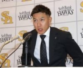 ソフトバンクホークス柳田が1億円減、年俸3億7000万円プラス出来高払いでサイン