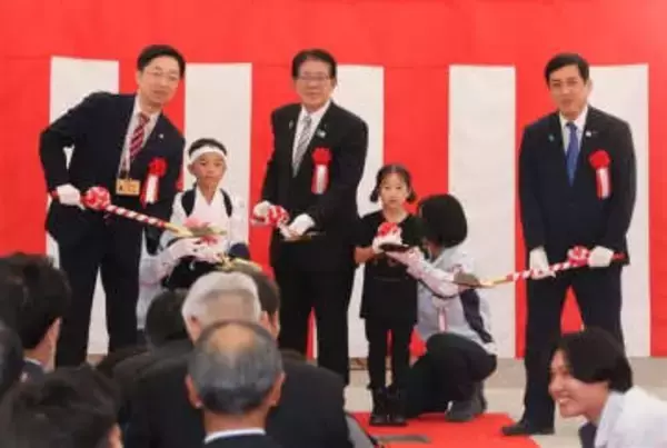 熊本・水俣市と鹿児島・出水結ぶ境川橋つながる　南九州西回り自動車道で式典