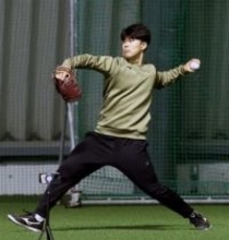 ソフトバンクホークス松本晴「有原流」の早朝練習　師の教え胸に飛躍期す