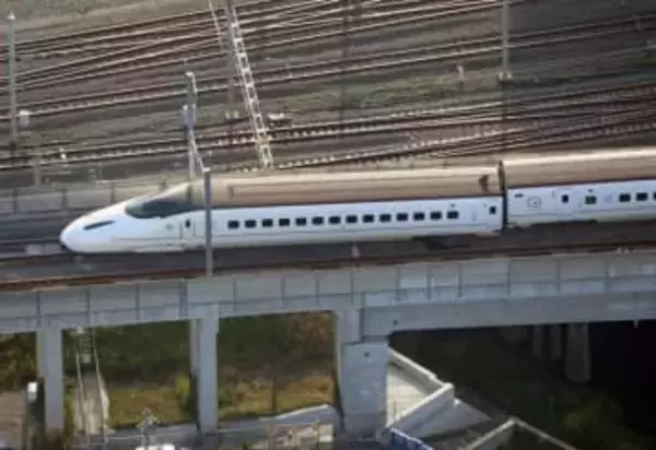 熊本地震で脱線の新幹線「つばめ」10年ぶり公開へ　JR九州が4月に博多駅で展示