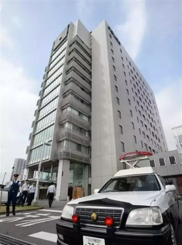 北九州市小倉北区で信号待ちの女子高生が見知らぬ男から「お久しぶりです、以前お会いしましたよね」と声をかけられる　足立2丁目の交差点