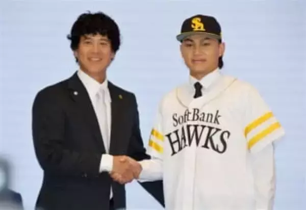 徐若熙、背番号18「全力を尽くしたい」　台湾でソフトバンクホークス入団会見　城島CBO「スケールの大きい投手に育てたい」