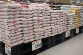 九州のコメ卸業者「チキンレースのようだ」　相場急落か、備蓄米買い戻しか…燃料高騰で保管コストも重荷