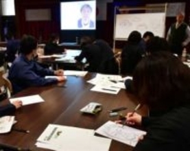 ［佐賀県］捜査用の似顔絵〝特訓〟　佐賀市の警察学校　署員ら技術学ぶ