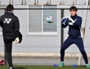 アビスパ福岡に新戦力が合流　190センチFW道脇「チームのために戦う」、GK松山「地元のチームなので光栄」