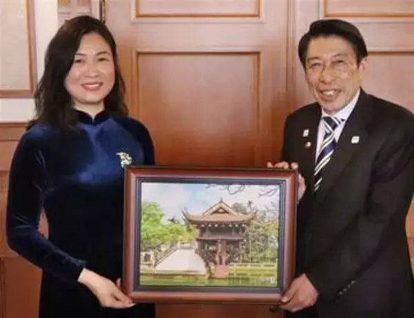 在福岡ベトナム新総領事、知事に着任を報告　観光など連携を確認
