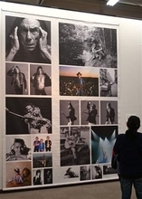 写真家・鋤田正義さんが見た時代の向こう　デビッド・ボウイ、YMOのアルバム撮影　福岡・直方谷尾美術館で作品展