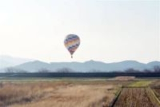［長崎県］早春の諫早上空バルーンふわり　佐賀市の男性が操縦