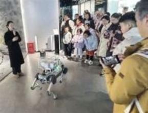 AIと人型ロボット、米中が技術覇権争い　中国が官民一体で猛追