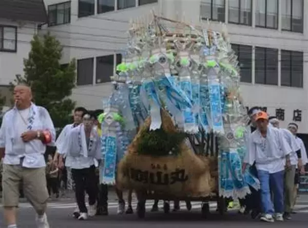 故人へ思い乗せ精霊船　長崎・島原市など各地で600隻