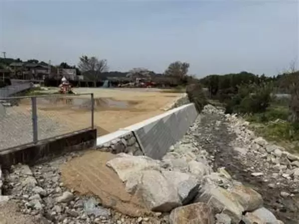 ［佐賀県］3年前の大雨で被災、移転　平原保育園が落成式　唐津市　残った遊具も移設へ