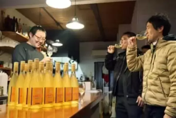 みかんワイン皮むき任せた！！　長崎・小浜温泉ワイナリーが「金太洋」工場に　脱〝人海戦術〟　腐敗ロスもなし