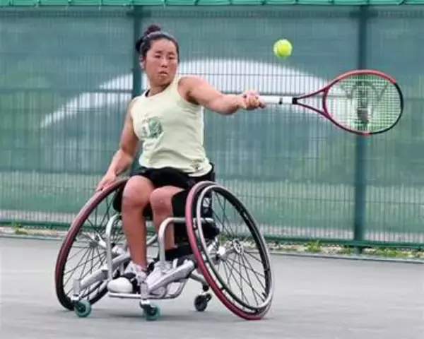 「飯塚国際車いすテニス」4月21日開幕　世界ランク1位・上地結衣選手が最終調整