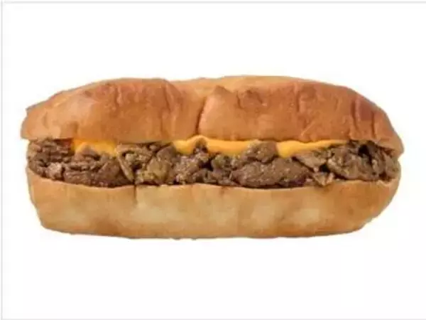 セブン-イレブン「フィリーチーズステーキ仕立てロール」肉＆チーズ 濃厚な味わい　6日から登場