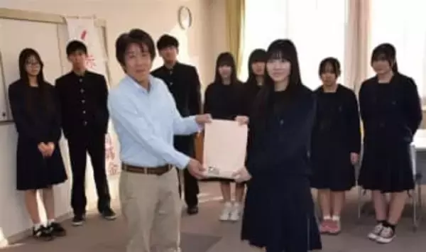 ［大分県］佐賀関火災被災者支援へ　日田高生が募金活動実施　市民らの善意、大分市に贈る