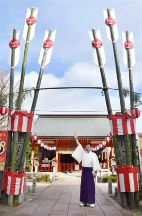 福岡市の姪浜住吉神社、高さ7.5メートルの大破魔矢お目見え