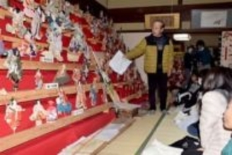 ［大分県］おきあげ人形　自宅で無料公開　日田市の川津さん夫妻　25日まで　「義経千本桜　壇ノ浦」「忠臣蔵」など180点、児童に解説も