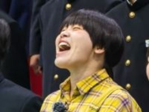 ガンバレルーヤまひるが母校で号泣！17年ぶりの校歌斉唱で中学生も一緒に大感動｜鳥取県大山町