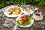 「42年続く湖畔の老舗喫茶店でモーニング。白鳥を眺めながら過ごす優雅なひととき｜島根県松江市」の画像1