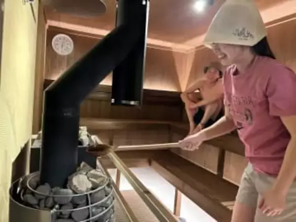 全国でも希少な“サウナ界のポルシェ”導入。山間にオープンした、カップルで楽しめるおしゃれサウナ｜鳥取市