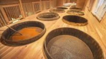 こだわり抜いた熟成醤油！100年続く醤油蔵の、手間暇かけた香り高いひとしずく｜安来市