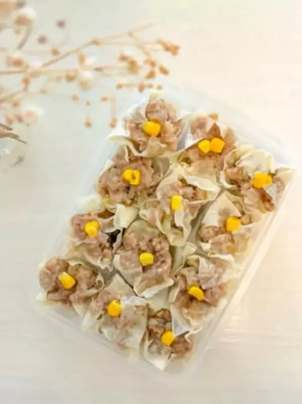 離乳食用の保存容器が大活躍！包まず簡単、レンジでつくるシュウマイレシピ