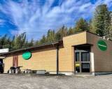 「松葉ガニをリーズナブルに味わえる贅沢カニ丼。ご飯とカニ汁はおかわり自由で嬉しい！｜鳥取市」の画像1