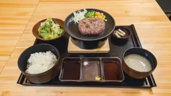 【新店】中四国初上陸の「とろけるハンバーグ」専門店。鉄板で焼きながらアツアツをいただく牛肉100%ハンバーグ｜鳥取市