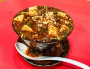 名物レモンサワーと創作中華が自慢の町中華！溢れる麻婆ホルモンがやみつきに～！｜鳥取県米子市