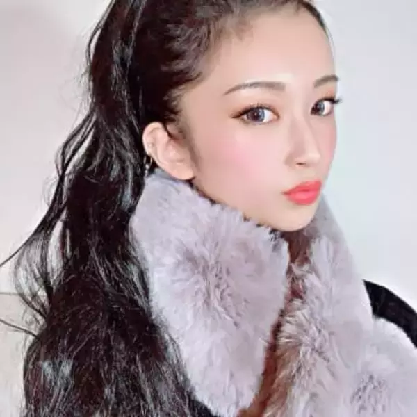 「盗まれたい何もかも」30歳ラーメン店主〝リアル峰不二子〟姿に反響「本家を超えたね！」「最強にスタイル抜群」