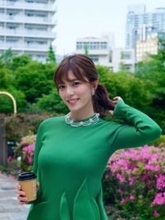 「反則のヤツやん」テレ朝三谷紬アナ〝攻めすぎスカート〟ショットが話題「横顔も太腿もいいネ」「上着短か」