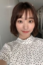 「上がり方すっげぇ」26歳お天気お姉さん〝開脚書き初め〟にツッコミ殺到「点が無いよー」「足上げはバランスいいけど字のバランスは」