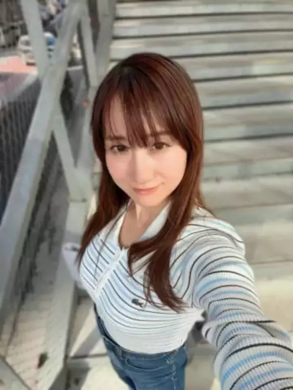 〝美人すぎる気象予報士〟NHK出演の45歳、吉井明子〝圧巻のバランスポーズ〟に「えー、宙に浮いてる」「サーカス⁉かと」の声