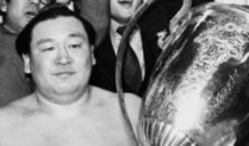 祖父は横綱…身長190センチの19歳モデル「洗練されてる」最新ショットに「期待」「一目惚れ」の声　映画デビューも話題