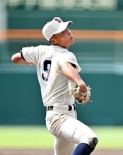 歴史的１勝呼んだ2番手2年生サウスポーの読み　勝敗分けた日南学園・谷口銀次郎のけん制【全国高校野球選手権】