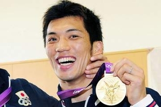 金メダルから14年…「雰囲気変わった」ボクシング村田諒太さんが話題「チャンピオン」「男前」「相変わらず素敵な笑顔」