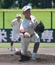初回2安打→2回以降は完全投球　福岡大大濠のサブマリンエース　尻上がりに調子上げ6回無失点【高校野球福岡大会】