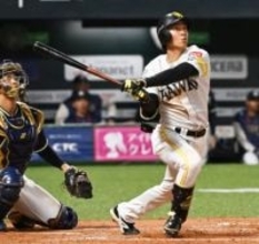 ソフトバンク柳町達が強烈オープン戦1号　3試合連続1番起用に長打力で応える