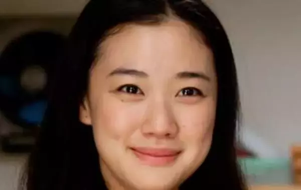 「顔見てびっくり」「出産してだいぶ…」スピード婚から7年〝雰囲気一変〟蒼井優に驚きの声「前と全然違う」「本当に幸せだとこんな顔になるんだな」
