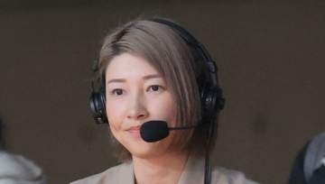 原さん、和田さん、今江さんと並んでも…狩野舞子さん〝強烈4ショット〟に「負けてない」「巨人と楽天の元監督に挟まれてる」の声