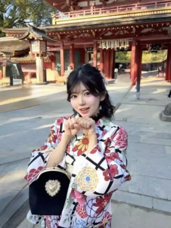 「いろんな意味でけしからん」HKT48石井彩音の〝肩ずり落ちニット〟姿にファン騒然「ムムムム」「強すぎる」