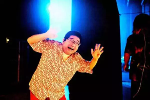 「ファンの顔になってる」〝憧れのレジェンド〟と2ショット！サンボ山口隆の投稿に反響「チャボかっこいい！」「お2人とも名プレイヤーです！」