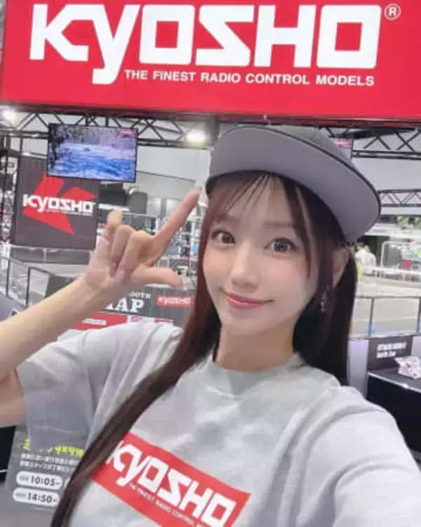 「なんじゃこりゃあ」「えっ！うそ！」グラドル霧島聖子〝攻めすぎ水着〟姿に反響「これ凄すぎる」